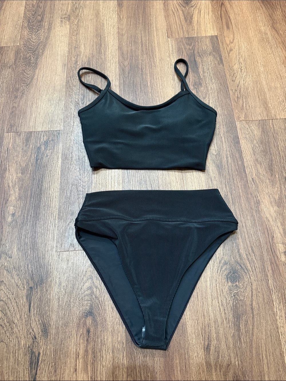 New Beach Riot Bikini Set - Picture 4 of 5